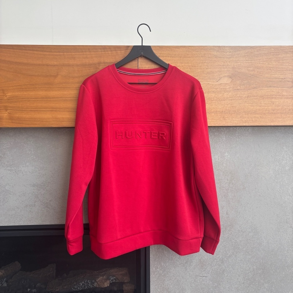 Hunter Embossed Sweatshirt in Red, Size XL